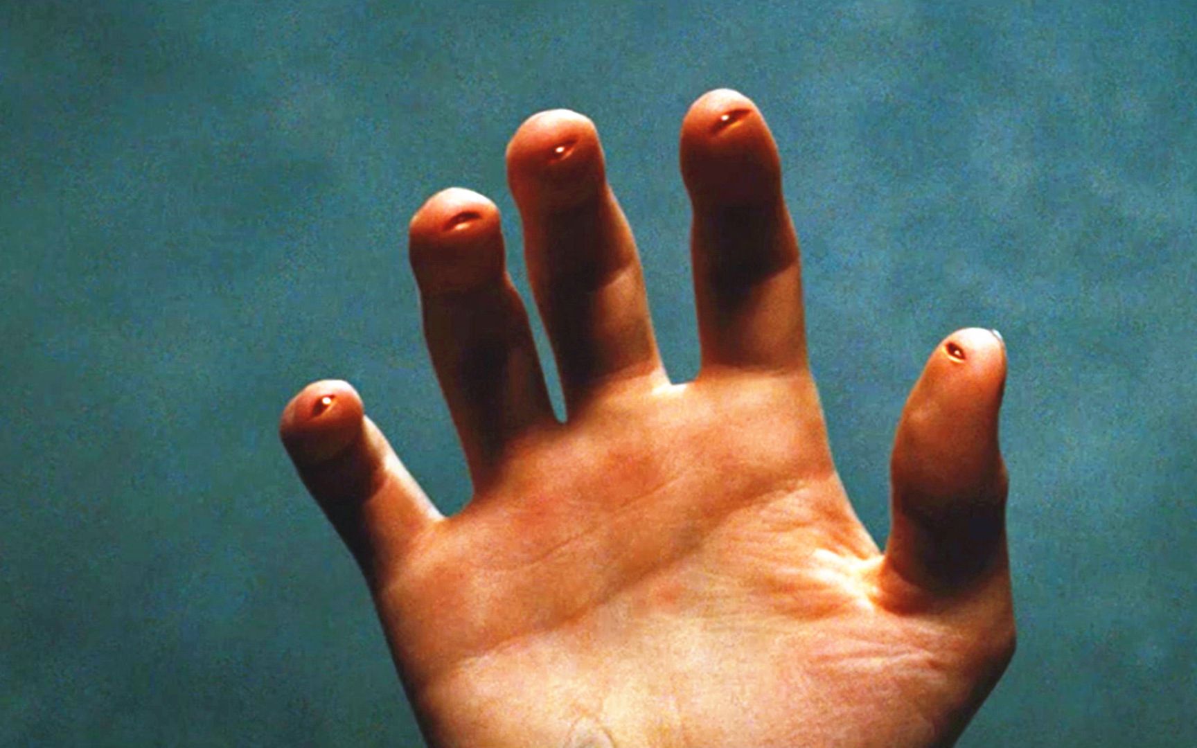 小伙一觉醒来，发现五根手指都有伤口，却不知自己已不是人类