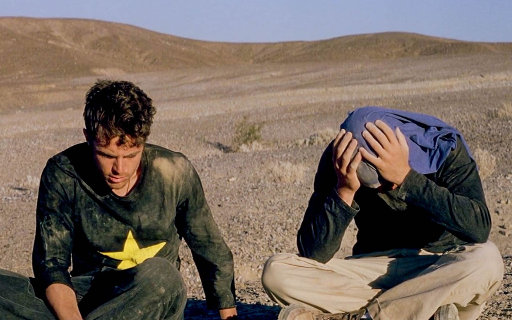 【穷电影】2名男人被困荒漠，本想找到出去的路，谁料却踏入了死亡深渊