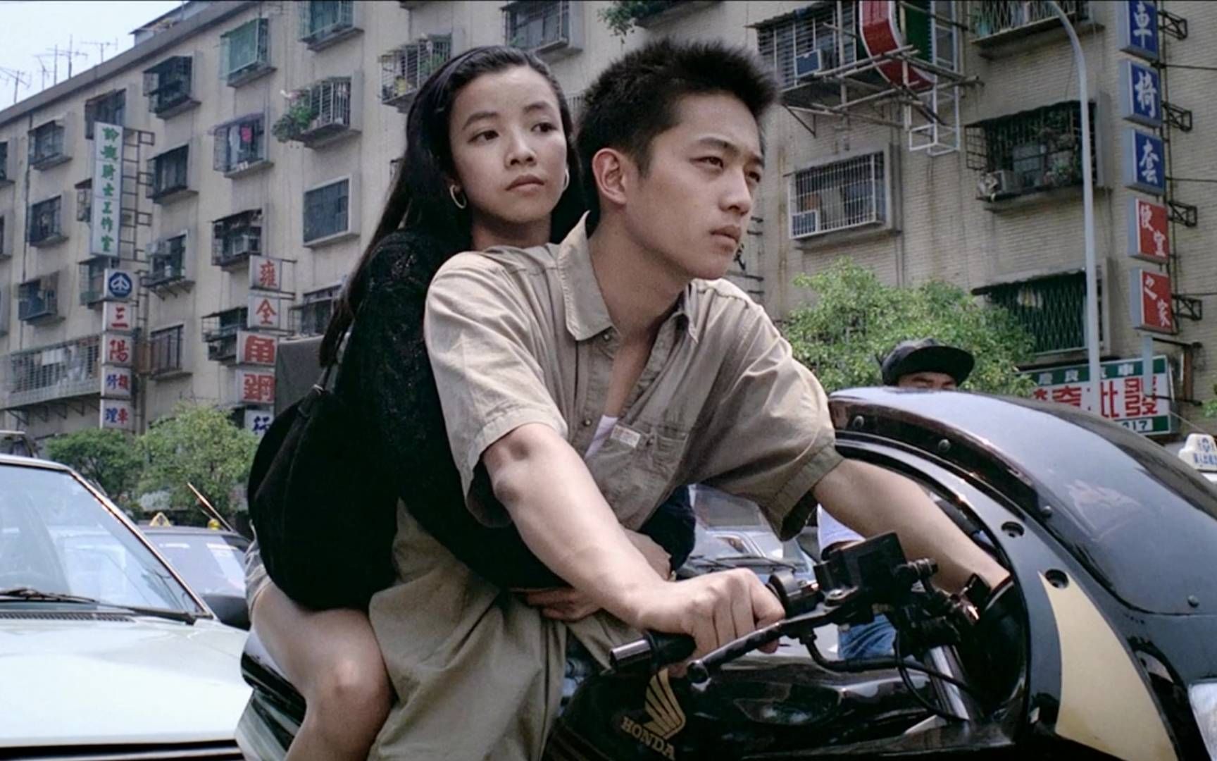 真实展现台湾90年代，一些无所事事的年轻人！剧情片《青少年哪吒》